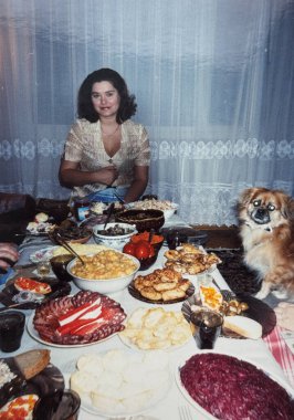 90 'ların klasik Kadın Yaşam Tarzı Portresi. Retro Moda, Nostalji