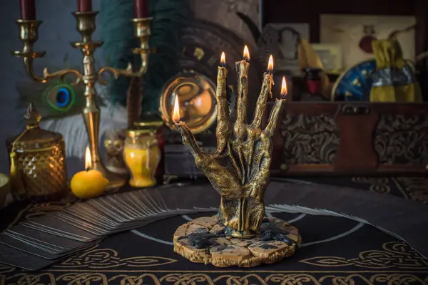 Mihrapta mum. Sihirli Ev Enerjisi Terapisi