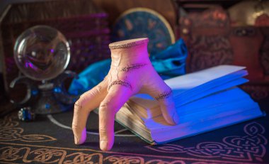 Gothic Family values, composition with a hand 