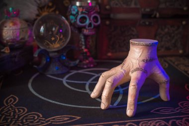 Gothic Family values, composition with a hand 