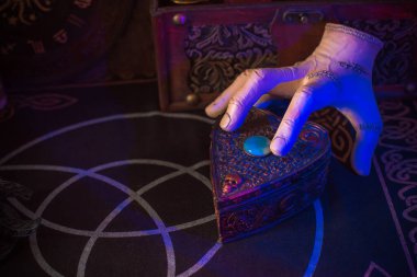 Gothic Family values, composition with a hand 