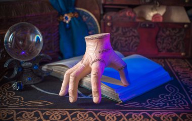 Gothic Family values, composition with a hand 