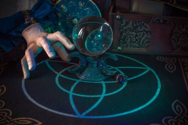 Gothic Family values, composition with a hand 