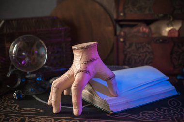 Gothic Family values, composition with a hand 