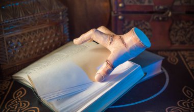 Gothic Family values, composition with a hand 