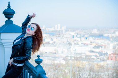 Avrupa seyahati fotoğraf albümü. Seyahat detayları, genç bayanın portresi. 