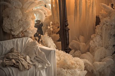 Mumlar ve Antika Dekorlu Klasik Gotik İç mimari