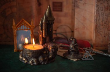 Peri Masalı Şatosu Mumu. Fantezi Kulesi Dekorasyonu