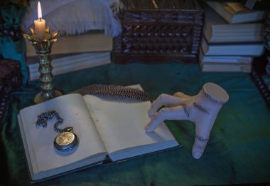 Gothic Family values, composition with a hand 