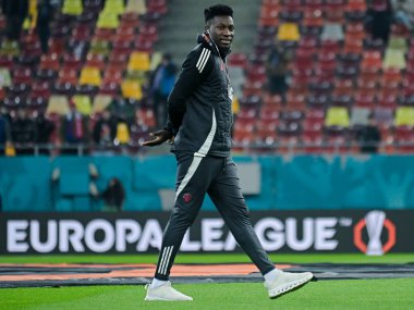 Andre Onana, 30 Ocak 2025 'te Bükreş' teki Ulusal Arena 'da oynanan FCSB (Romanya) ile Manchester United (İngiltere) arasındaki UEFA Avrupa Ligi Stage maçı öncesinde resim çekmişti..
