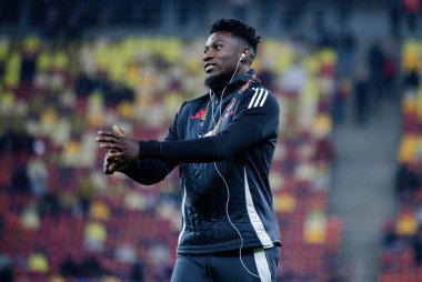 Andre Onana, 30 Ocak 2025 'te Bükreş' teki Ulusal Arena 'da oynanan FCSB (Romanya) ile Manchester United (İngiltere) arasındaki UEFA Avrupa Ligi Stage maçı öncesinde resim çekmişti..