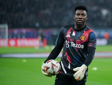 Andre Onana, 30 Ocak 2025 'te Bükreş' teki Ulusal Arena 'da oynanan FCSB (Romanya) ile Manchester United (İngiltere) arasındaki UEFA Avrupa Ligi Stage maçı öncesinde resim çekmişti..
