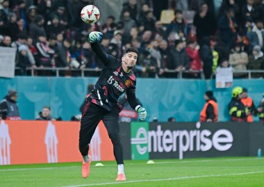 Altay Bayindir, 30 Ocak 2025 'te Bükreş' teki Ulusal Arena 'da oynanan FCSB (Romanya) ile Manchester United (İngiltere) arasındaki UEFA Avrupa Ligi Stage maçı öncesinde resim çekmişti..