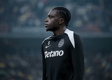 Joyskim Dawa (FCSB), 30 Ocak 2025 tarihinde Bükreş 'teki Ulusal Arena' da oynanan FCSB (Romanya) ile Manchester United (İngiltere) arasındaki UEFA Avrupa Ligi Stage maçı öncesinde çekilmiştir..