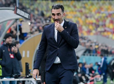 FCSB teknik direktörü Elias Charalambous, 30 Ocak 2025 'te Bükreş' teki Ulusal Arena 'da oynanan FCSB (Romanya) ile Manchester United (İngiltere) arasındaki UEFA Avrupa Ligi Stage maçı öncesinde çekilmişti..