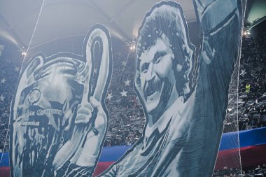 FCSB taraftarları, 30 Ocak 2025 'te Bükreş' teki Ulusal Arena 'da düzenlenen FCSB (Romanya) ile Manchester United (İngiltere) arasındaki UEFA Avrupa Ligi Stage maçı öncesinde Helmut Duckadam tifo' yu sergilediler..