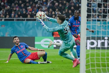 FCSB 'den Mihai Popescu ve Joyskim Data, 15 Ocak' ta Bükreş 'teki Ulusal Arena' da düzenlenen FCSB (Romanya) ile Manchester United (İngiltere) arasında oynanan UEFA Avrupa Ligi Sahne Oyunu sırasında çekildiler..