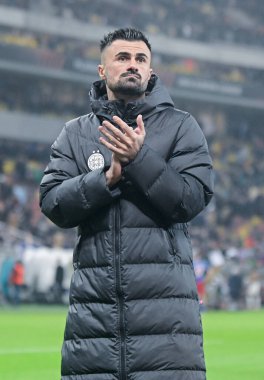 FCSB 'den Valentin Cretu, 30 Ocak 2025' te Bükreş 'teki Ulusal Arena' da oynanan FCSB (Romanya) ile Manchester United (İngiltere) arasındaki UEFA Avrupa Ligi Stage maçı sonrasında çekilmişti..