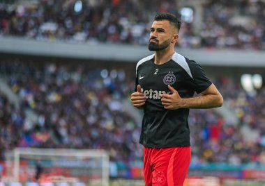 FCSB 'den Valentin Cretu, 17 Mayıs 2025' te Bükreş 'teki Ulusal Arena' da oynanan Romanya Superliga karşılaşmasında çekildi..