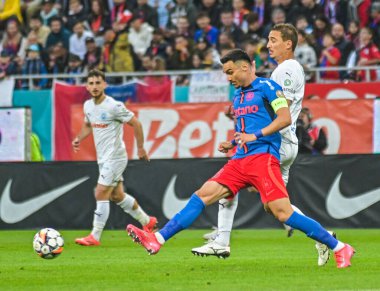 FCSB 'den Adrian Sut, 17 Mayıs 2025' te Bükreş 'teki Ulusal Arena' da oynanan FCSB ile CSU Craiova arasında oynanan Romanya Superliga maçında resim çekti..