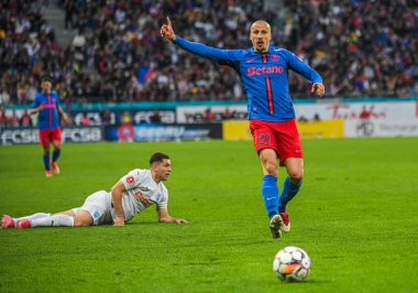 FCSB 'li Vlad Chiriches, 17 Mayıs 2025' te Bükreş 'teki Ulusal Arena' da oynanan FCSB ile CSU Craiova arasındaki Romanya Superliga maçında görüntülendi.