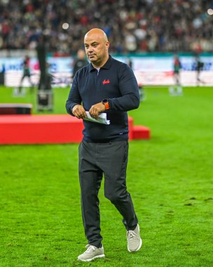 FCSB 'nin Catalin Fainisi basın sözcüsü, FCSB-CSU Craiova oyunu sonunda düzenlenen 2024 Rumen Superliga ödül töreninde fotoğraflandı.