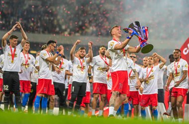 FCSB 'den Andrei Cosmin Gheorghita, FCSB-CSU Craiova maçı sonunda düzenlenen 2024 Rumen Superliga ödüllü seremonisi sırasında çekildi..