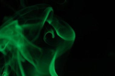 Yeşil çizgiler, koyu arkaplanda yeşil duman, renkli soyut, yeşil sis, minimalizm, ışık çizgisi