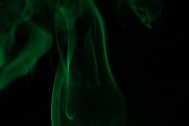 Yeşil çizgiler, koyu arkaplanda yeşil duman, renkli soyut, yeşil sis, minimalizm, ışık çizgisi