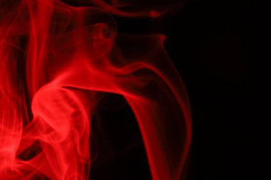 Koyu arkaplanda kırmızı duman, renkli soyut, kırmızı sis, minimal arkaplan