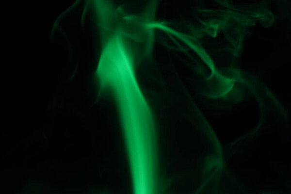 Зеленые линии, зеленый дым на темном фоне, красочные абстрактные, зеленый туман, минимализм, линия света