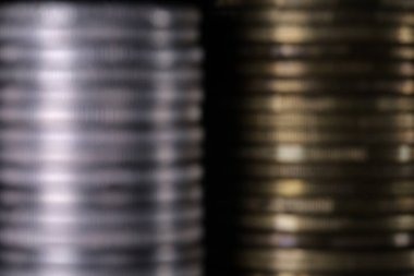 Eski madeni paraların dokusunda gümüş paralar yığını