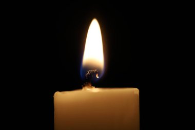 Karanlıkta parafin mumu, makro fotoğrafçılık. 