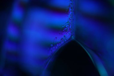 Kırmızı ve mor sıvı deseni, sıvı zemin, plazma, sıvı hareketi, kırmızı küre, koyu kasvetli arka plan, düz hareket, koyu bilim kurgu, geometrik şekiller 