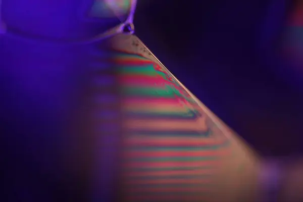 Yeşil ve mavi yansımalar, parlak sıcak ışık, akışkan soyutlama, doğal arka plan, minimalist soyutlama, minimalist yağ arkaplanı