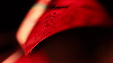 Kırmızı sıvı daire, sıvı küre, kasvetli gezegen, akışkan hareket, karanlık korku arka planı, 3D animasyon