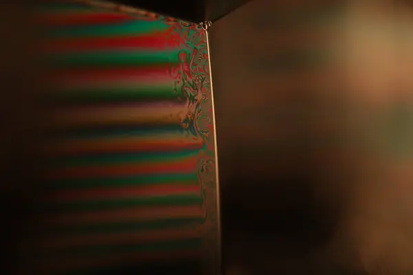 Yeşil sıvı desen, fantastik kabarcıklar bağlantılar, akışkan hareket, karanlık fantastik arkaplan