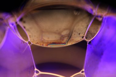 Yeşil ve mavi sıvı hücreler, koyu makro soyutlama, kabarcıklar formu, bilimsel makro arkaplan, düz hareket