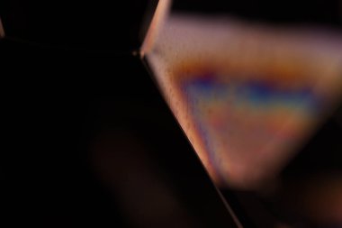 Parlak renkli sıvı yüzey, zehirli renkli arkaplan, parazit deseni, olağanüstü deney, düz damlalar hareketi, geometrik makro şekiller