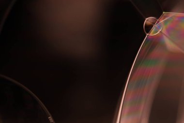 Yeşil sıvı hücreler, koyu makro soyutlama, parlak su formları, bilimsel arka plan, doğal olaylar. 