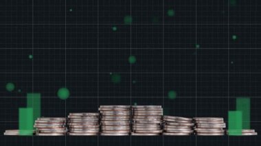 Farklı yüksekliklerdeki bozuk paraların üzerinde duran çeşitli minyatür insanlar. Gelir eşitsizliği üzerine çubuk grafik ve iş konsepti.