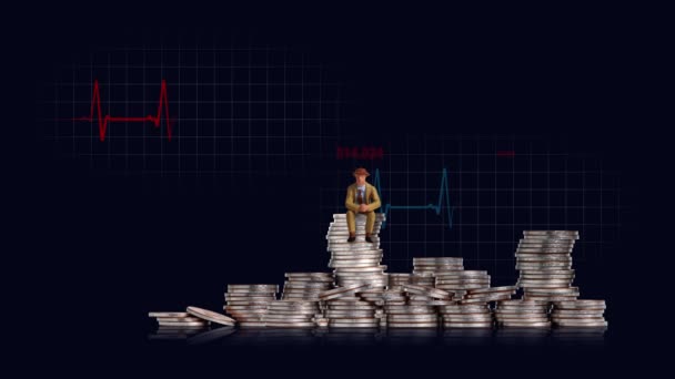 Куча Монет Миниатюрные Люди Графиком Сердцебиения Концепции Риска Потери Инвестиций — стоковое видео