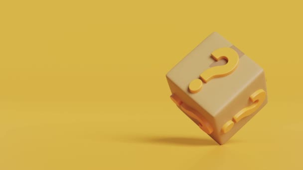 Ware Karton Mit Orangefarbenem Fragezeichen Symbol Symbol Isoliert Auf Gelbem — Stockvideo