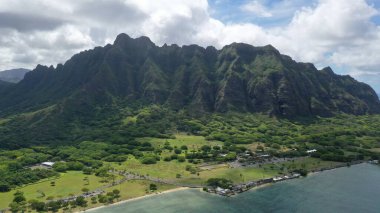 Hawaii 'deki Kualoa Bölgesel Parkı' nın güzel hava manzarası