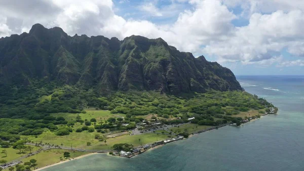 Hawaii 'deki Kualoa Bölgesel Parkı' nın güzel hava manzarası