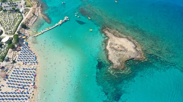 Kıbrıs Rum Kesimi Protaras 'taki İncir Ağacı Koyu' nun güzel hava manzarası