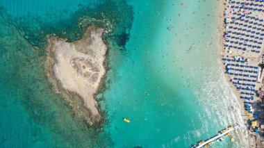 Kıbrıs Rum Kesimi Protaras 'taki İncir Ağacı Koyu' nun güzel hava manzarası