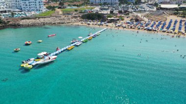 Kıbrıs Rum Kesimi Protaras 'taki İncir Ağacı Koyu' nun güzel hava manzarası