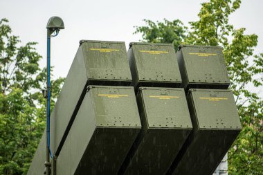 Ukrayna - 17 Haziran 2023: Ulusal Yüzeyden Havaya Füze Sistemi, NASAMS, yer tabanlı savunma sistemi, Rusya 'ya karşı yapılan karşı saldırı sırasında Ukrayna' da gökyüzünü gösteriyor