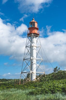 Pape Lighthouse, Baltık Denizi 'nin Letonya kıyısında, 1910' da dikey olarak inşa edilmiş. 